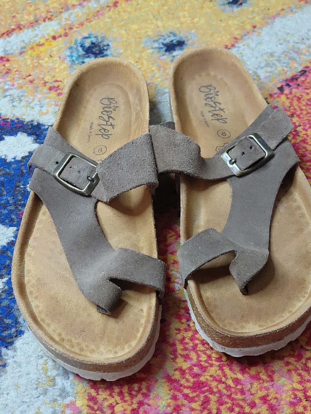 Women’s Taupe Suede Buckle Toe-Loop Sandals